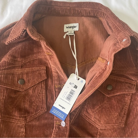NWT Wrangler Slim-Fit Western Corduroy Dress in Pony Brown Size S - Picture 6 of 14